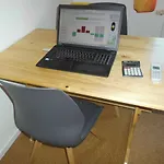 Mit Schallschutz Und Parkplatz