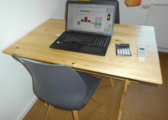 Mit Schallschutz Und Parkplatz