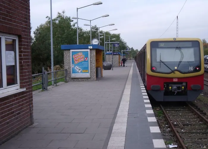 Mit Schallschutz Und Parkplatz *