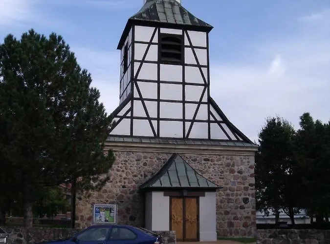 Mit Schallschutz Und Parkplatz *